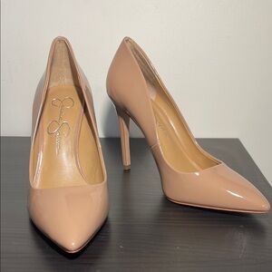 Jessica Simpson Pistelle Nude/Tan 7.5M Patent Pointed-Toe Pumps